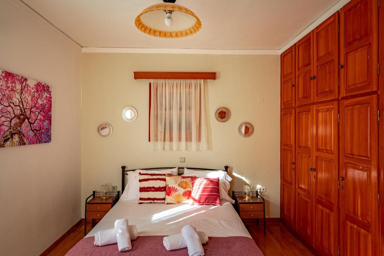 Golden Flower'S Apartment Poros  Luaran gambar