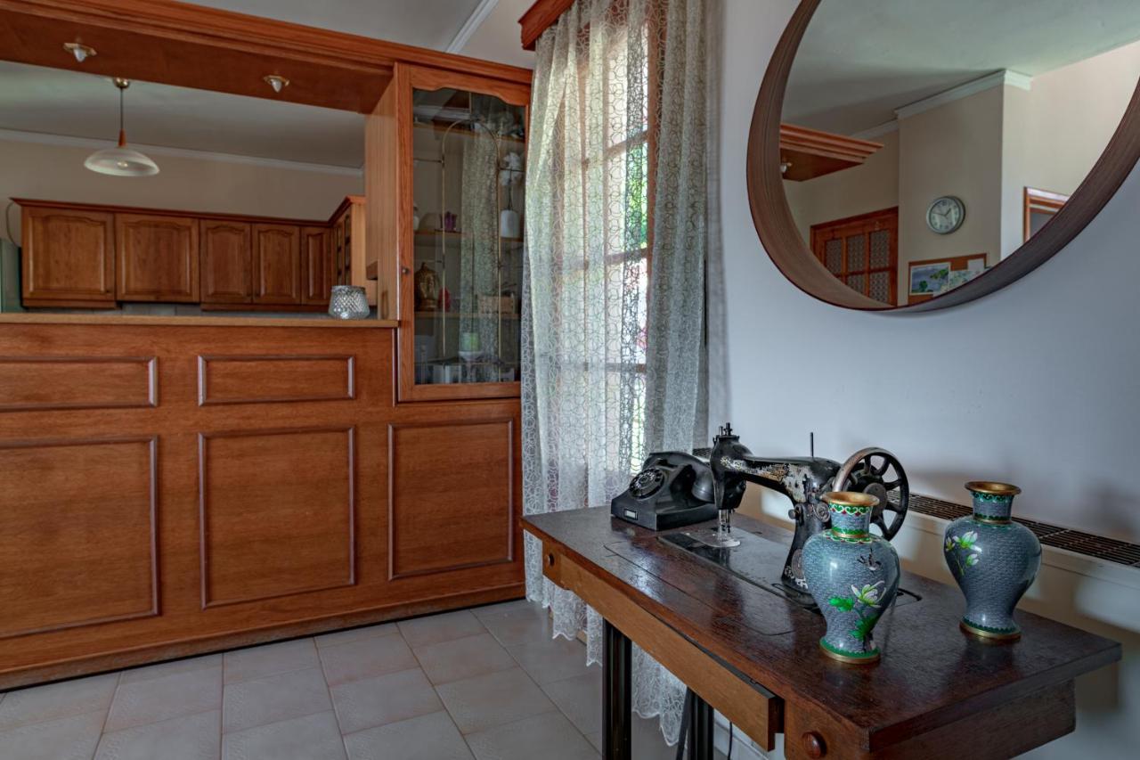 Golden Flower'S Apartment Poros  Luaran gambar