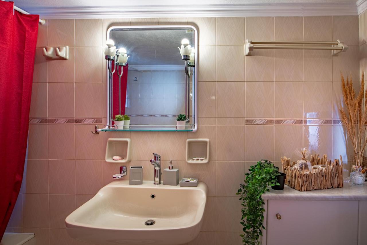 Golden Flower'S Apartment Poros  Luaran gambar